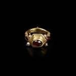 A Hellenistic Gold, Silver and Garnet Ring, circa 2nd/1st century B.C.