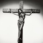 TERRY O'NEILL | RAQUEL WELCH ON THE CROSS, LOS ANGELES, 1966