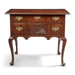 VERY FINE QUEEN ANNE CARVED AND FIGURED MAHOGANY DRESSING TABLE, POSSIBLY BY BENJAMIN FROTHINGHAM, JR., CHARLESTOWN, MASSACHUSETTS, CIRCA 1770
