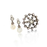 Pair of pearl and diamond pendants  and a brooch (Spilla e coppia di pendenti con perle e diamanti)