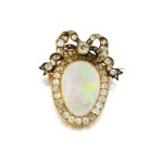 Broche opale et diamants | Opal and diamond brooch