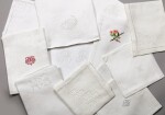 Lot comprising thirteen suites of cotton napkins