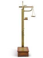  A SET OF VICTORIAN BRASS AND MAHOGANY WEIGHING SCALES BY AVERY OF BIRMINGHAM, LATE 19TH CENTURY