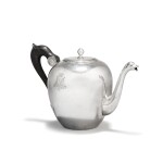  A large silver teapot, Claude Nicolas, Paris, 1787-1788 | Grande théière en argent par Claude Nicolas, Paris, 1787-1788