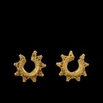 A pair of granulated solid gold earrings Java, Indonesia, 7th - 12th century | 印尼爪哇 七至十二世紀 鑲嵌金耳飾一對