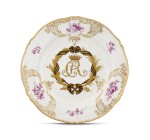 A PORCELAIN PLATE FROM THE COUNT RUMIANTSEV-ZADUNAISKI SERVICE, MEISSEN PORCELAIN FACTORY, PERIOD OF CATHERINE THE GREAT (1762-1796), CIRCA 1732-1773