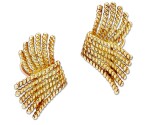 SCHLUMBERGER FOR TIFFANY & CO. | PAIR OF GOLD EAR CLIPS | Schlumberger 為蒂芙尼設計 18K金耳環一對