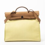 HERMÈS | LIME AND NATURAL TOILE OFFICIER CANVAS AND BARENIA LEATHER HERBAG ZIP MM WITH PALLADIUM HARDWARE