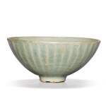 A 'Longquan' celadon-glazed bowl, Southern Song dynasty 