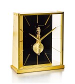 JAEGER-LECOULTRE | A GILT BRASS TABLE CLOCK WITH 8 DAYS POWER RESERVE, CIRCA 1970