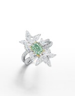 FANCY INTENSE GREEN DIAMOND AND DIAMOND RING | 1.01卡拉 濃彩綠色 鑽石 配 鑽石 戒指