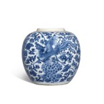 A blue and white 'phoenix' jar, Qing dynasty, Kangxi period | 清康熙 青花穿花鳳紋罐