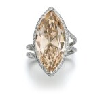 Fancy light yellowish brown diamond ring | 淡彩黃棕色鑽石戒指