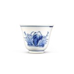 A blue and white wine cup Mark and period of Guangxu  | 清光緒 青花花卉紋小盃 《大清光緒年製》款