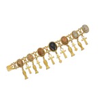 Gold, Hardstone Scarab and Charm Bracelet | Émile-Désiré Philippe | 黃金及硬石聖甲蟲造型手鏈