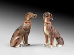 A pair of large Chinese export style porcelain seated dogs, probably England, 19th century | Paire de grands chiens assis en porcelaine dans le goût de la Compagnie des Indes, probablement Angleterre, XIXeme siècle