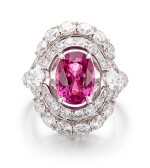 Pink Sapphire and Diamond Ring | 格拉夫| 4.53克拉 粉紅剛玉 配 鑽石 戒指 (鑽石共重約4.90克拉)