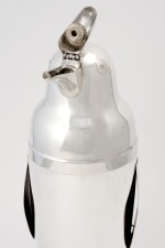  AN AMERICAN SILVER-PLATED PENGUIN-FORM COCKTAIL SHAKER 
