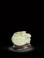 A pale celadon jade 'peach and chilong' washer, Qing dynasty, Qianlong period | 清乾隆 青白玉螭龍紋桃式洗
