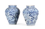 A pair of large Arita blue and white octagonal vases Japan, Edo period, late 17th-early 18th century | 日本 有田町 江戶時代 十七世紀末至十八世紀初 青花鳳棲梧桐紋八方直頸大罐一對
