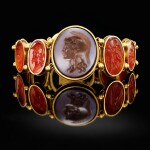 Bracelet set with intaglios; centred on a large cameo with Minerva