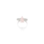 FANCY LIGHT PINK DIAMOND AND DIAMOND RING   2.15卡拉 梨形 淡彩粉紅色 鑽石 配 鑽石 戒指