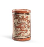 Vase cylindrique en céramique polychrome, Culture Maya, Mexique, Classique récent, 550-950 AP. J.-C. | Maya polychrome cylinder vessel, Mexico, Late Classic, AD 550-950 