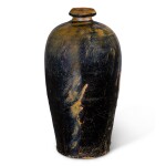 A RUSSET-SPLASHED BLACK-GLAZED MEIPING JIN DYNASTY | 金 黑釉鏽斑梅瓶