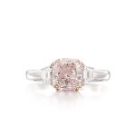 Fancy Light Purplish Pink Diamond and Diamond Ring | 1.75克拉 淡彩紫粉色鑽石 配 鑽石 戒指