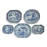 FIVE CHINESE EXPORT BLUE AND WHITE PLATTERS, QING DYNASTY, 18TH-19TH CENTURY