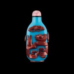 A cinnabar-red overlay turquoise-blue glass 'antiques' snuff bottle, Qing dynasty, 19th century | 清十九世紀 翠藍地套朱紅料博古圖鼻煙壺