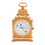 A gilt metal pendule d'officier desk timepiece with grand sonnerie and alarm, Circa 1830   鎏金 pendule d'officier 大小自鳴座鐘備鬧鐘功能，約1830年製
