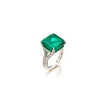 Van Cleef & Arpels | Emerald and Diamond Ring  梵克雅寶  祖母綠配鑽石戒指