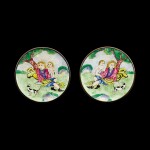 A pair of Canton enamel 'European subject' snuff dishes Seal marks and period of Qianlong | 清乾隆 銅胎廣東畫琺瑯西洋人物圖鼻煙碟一對 《乾隆年製》款