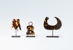 Deux ornements de nez et un pendentif en écaille, Îles Salomon | Two Salomon Islands Tortoise Shell Nose Ornament and a pendant