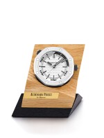 Royal Oak | A stainless steel alarm desk clock with wooden stand, Circa 2017 | 愛彼 | 皇家橡樹系列 | 精鋼鬧鐘，備木製展示座，約2017年製