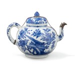 A blue and white teapot and jar, China, Qing Dynasty, 18th-19th century