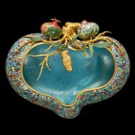 A magnificent and extremely rare large cloisonné enamel 'peach' basin, Qing dynasty, Qianlong period | 清乾隆 掐絲琺瑯大桃盆