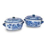 A pair of blue and white porcelain terrines and covers of the Compagnie des Indes, Qing dynasty, 18th-19th century | 清十八至十九世紀 青花花卉紋蓋盆一對