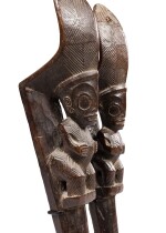 Paire d’étriers d’échasse tapuvae, Îles Marquises, Polynésie Française | Pair of tapuvae stilts, Marquesas Islands, French Polynesia  