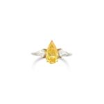 Fancy Vivid Orangy Yellow diamond ring