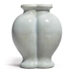 AN EXCEPTIONALLY RARE RU-TYPE CONJOINED DOUBLE-VASE,  QIANLONG SEAL MARK AND PERIOD 
