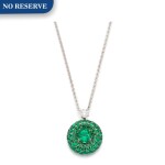 'Halo' Emerald and Diamond Pendent Necklace  | 格拉夫| 'Halo' 祖母綠 配 鑽石 項鏈 (祖母綠共重約2.90克拉)