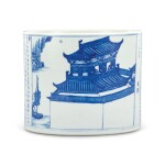 An inscribed blue and white 'pavilion' brushpot Qing dynasty, Kangxi period | 清康熙 青花題滕王閣序筆筒 《大明成化年製》仿款