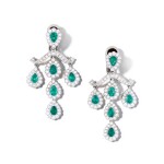 Paire de clips d'oreilles émeraudes et diamants | Emerald and diamond pendent ear clips