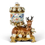 A LOUIS XV GILT BRONZE AND CHINESE PORCELAIN POT POURRI, THE CHINESE PORCELAIN 18TH CENTURY, THE MOUNTS MID-18TH CENTURY