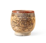Vase Codex sur piedouche, Culture Maya, Mexique, Classique récent, 550-950 AP. J.-C. | Maya footed bowl in codex style, Mexico, Late Classic, AD 550-950 
