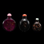 Three aventurine glass snuff bottles, Qing dynasty, 19th century | 清十九世紀 灑金星玻璃鼻煙壺一組三件