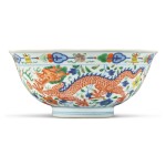 A wucai 'dragon and phoenix' bowl, Qianlong seal mark and period | 清乾隆 五彩龍鳳呈祥紋盌  《大清乾隆年製》款