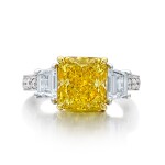 Fancy Vivid Yellow Diamond and Diamond Ring | 5.03克拉 艷彩黃色鑽石 配 鑽石 戒指
